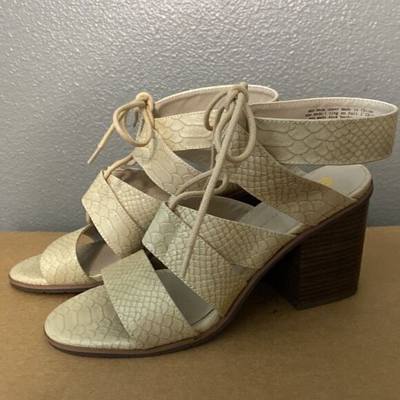 BC Born In California Lace Up Vegan Heel Taupe Tan Faux Snakeskin - Picture 3 of 10